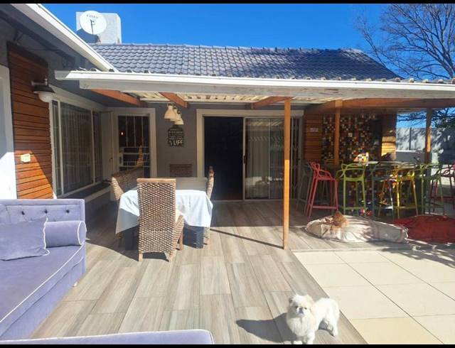 3 BEDROOM HOUSE FOR SALE IN ALBEMARLE